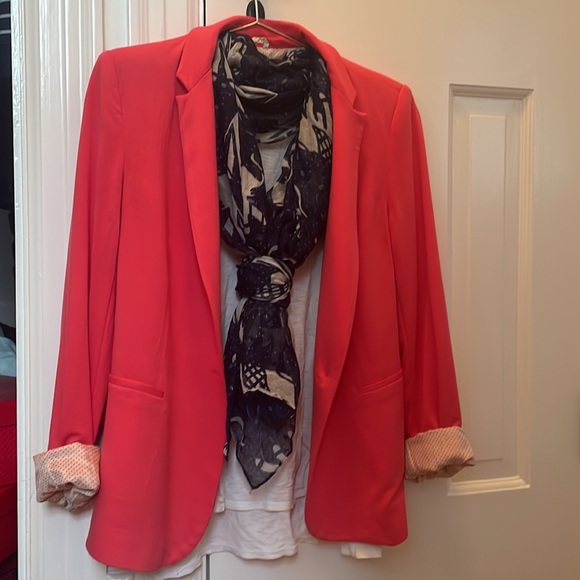 Sheer Blue and White Elephant Scarf 🧣 - Picture 3 of 14